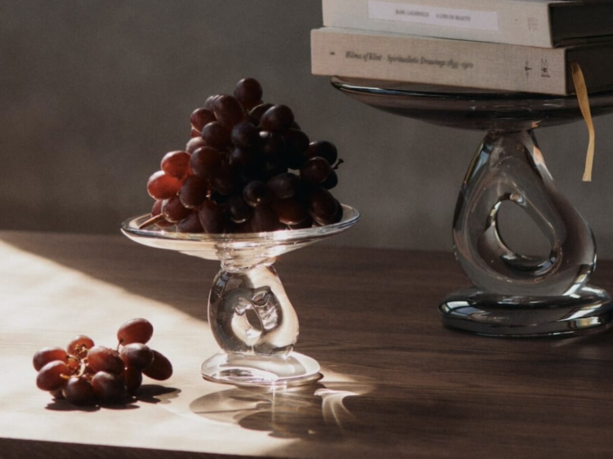 Sklenený podnos Damo Centrepiece s hroznom.
