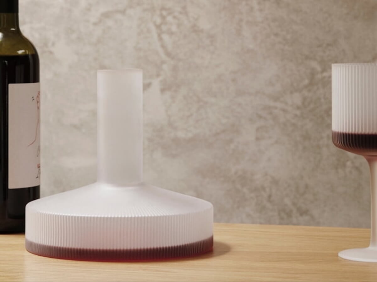 Servírovanie vína so sadou Ripple.