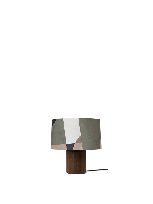 Štýlové umelecké tienidlo na minimalistickej stolovej lampe