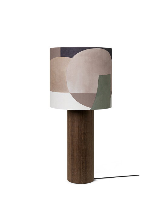 Dizajnové abstraktné tienidlo na stojanovej lampe z dreva