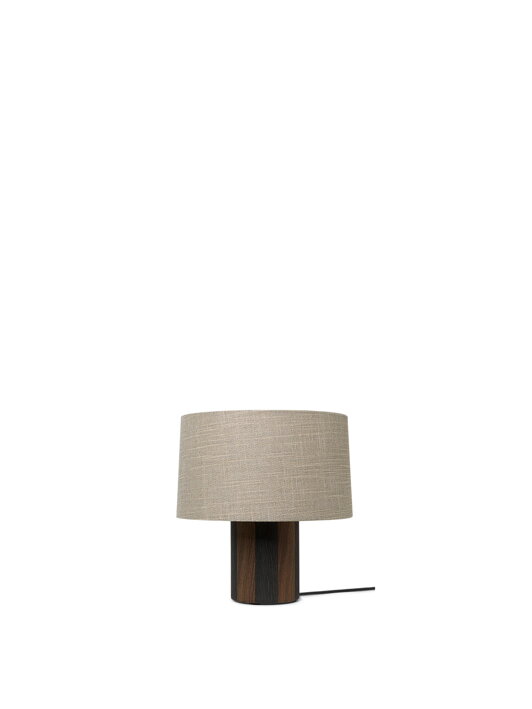 Elegantné nízke tienidlo v pieskovej farbe na drevenej stolovej lampe