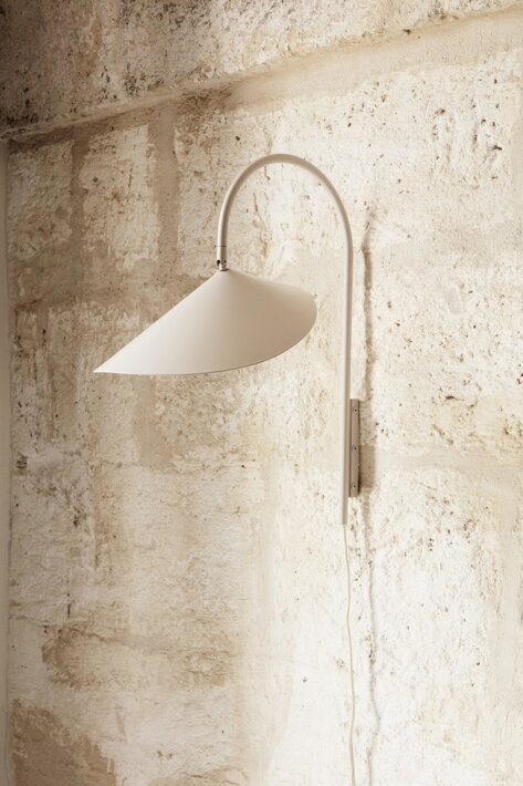 Minimalistická kašmírová lampa na stenu