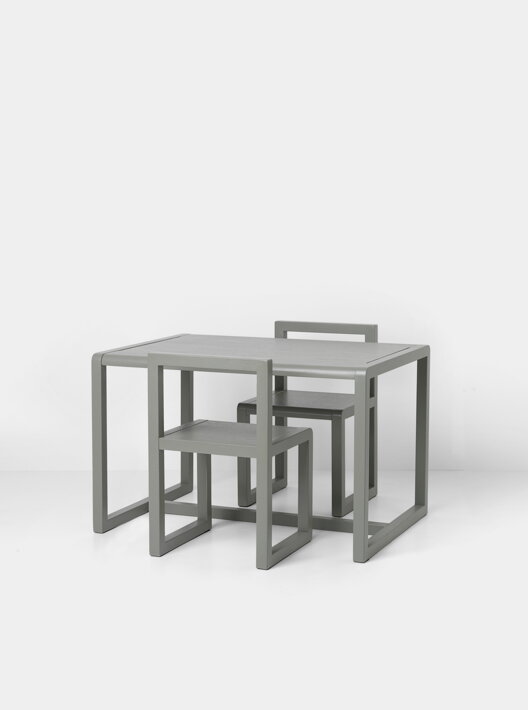 Dizajnový detský stôl v sivej farbe s dvoma stoličkami