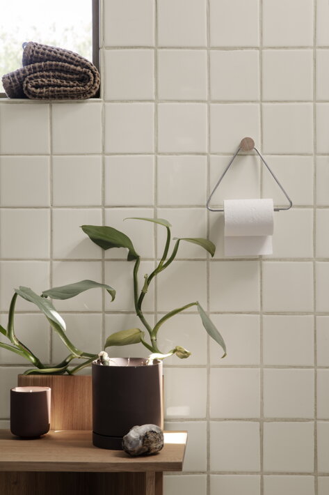 Dizajnový držiak na toaletný papier