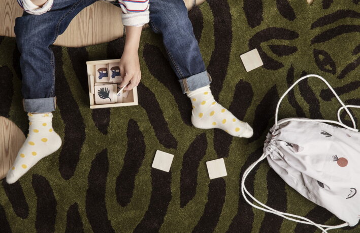 Vlnený všívaný koberec v tvare tigra do detskej izby