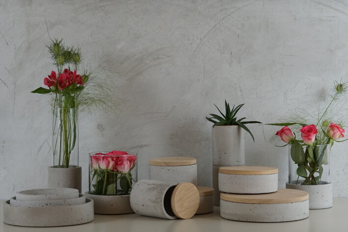 Dizajnové vázy a dózy martjan Design z betónu, dreva a skla