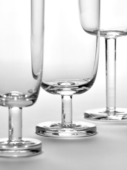 Minimalistický pivný pohár z tvrdeného skla