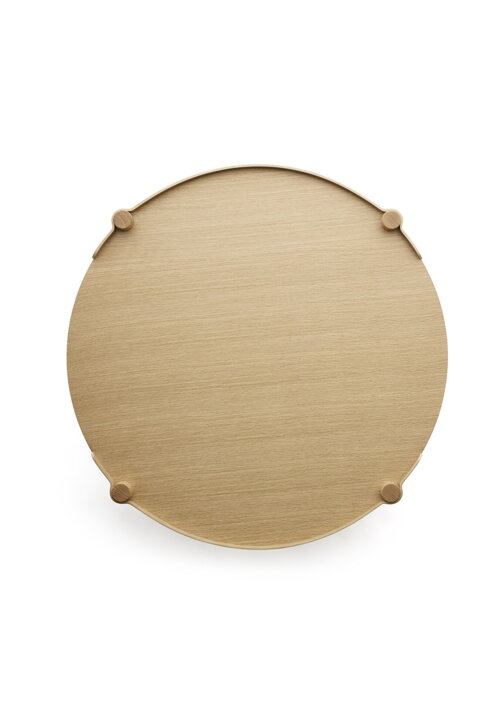 Veľký okrúhly stolík z dubového dreva v dizajnovom prevedení