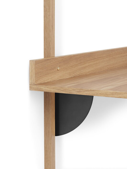 Dizajnový nástenný stolík z dubového dreva s mosadznými konzolami