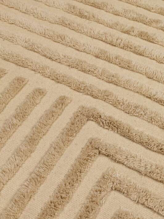 Veľký dizajnový koberec z vlny s originálnym geometrickým vzorom