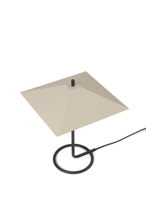 Kašmírová stolová lampa so štvorcovým tienidlom na čiernej základni