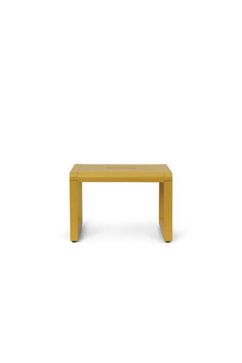 Malý žltý stolček pre deti 