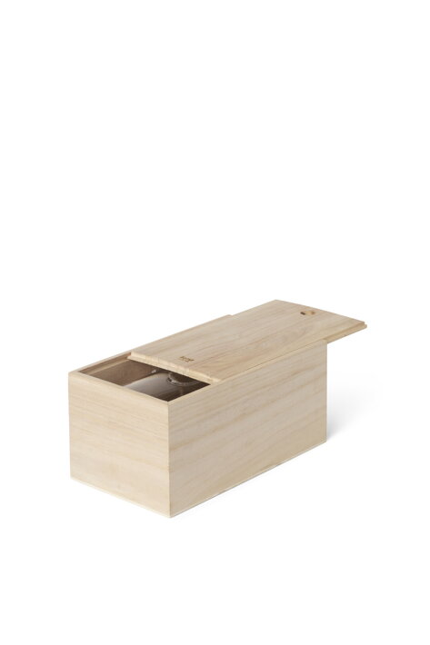 Drevená darčeková škatuľka s dizajnovou karafou na vodu