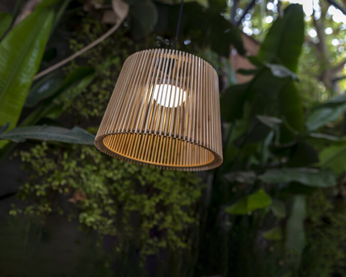 Záhradná bambusová lampa na zavesenie