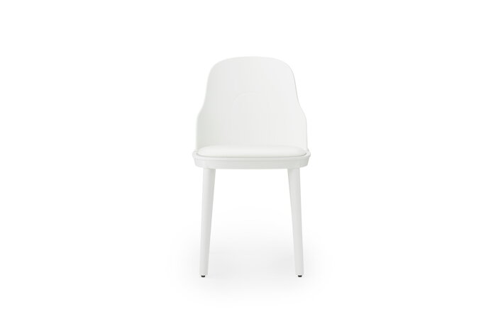 Biela stolička z odolného plastu s čalúnením z kože