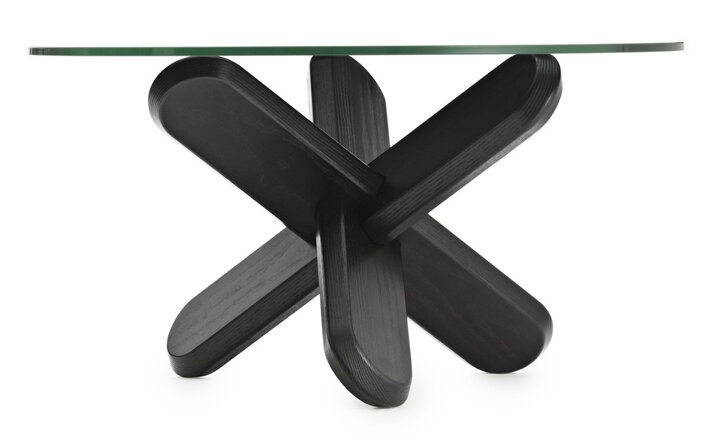 Konferenčný stolík s čiernymi dubovými nohami a s čírou sklenenou doskou