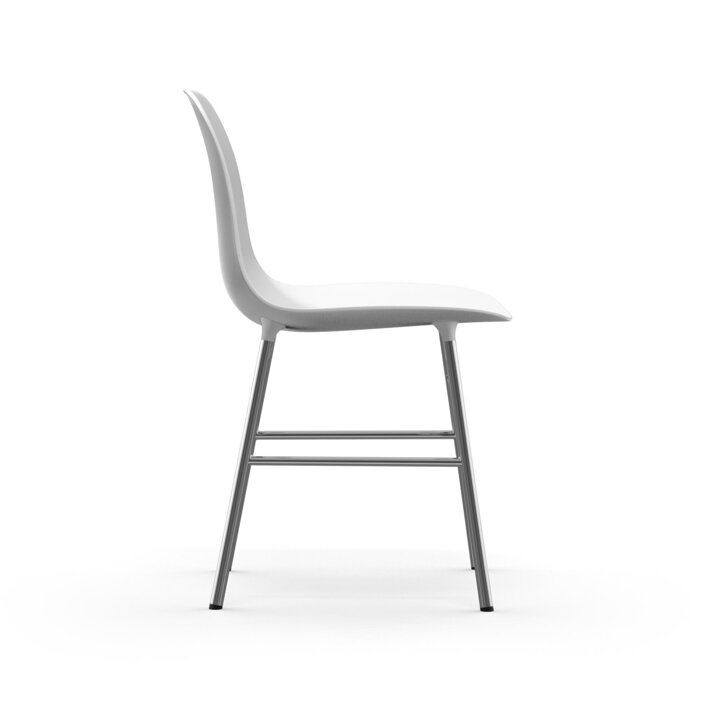 Pohľad zboku na bielu jedálenskú stoličku s chrómovými nohami