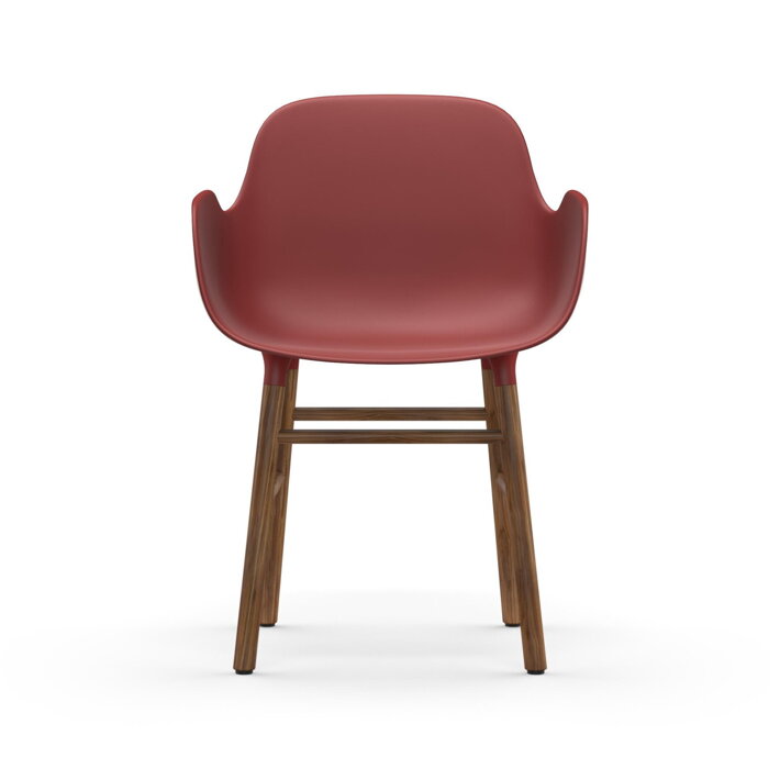 Červená plastová jedálenská stolička s podrúčkami a s nohami z orechového dreva