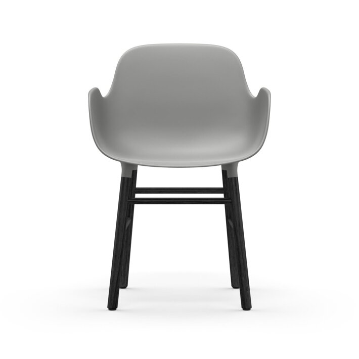 Sivá plastová stolička s podrúčkami a s nohami z čierneho dubu