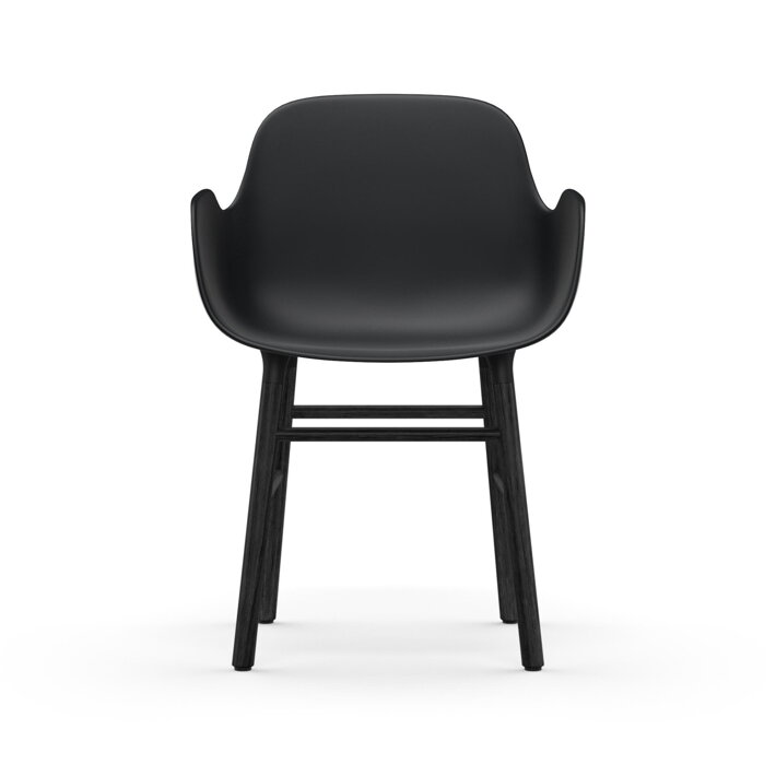 Čierna jedálenská stolička s podrúčkami z polypropylénu a s čiernymi dubovými nohami