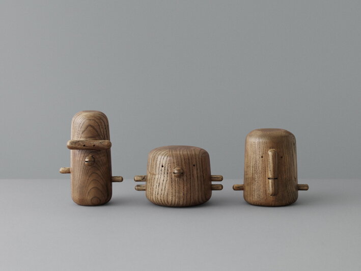 Luxusná drevená dekorácia vtáčik Ichi - tučniak ako súčasť kolekcie z jaseňového dreva