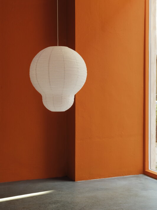 Dizajnová závesná lampa v tvare žiarovky