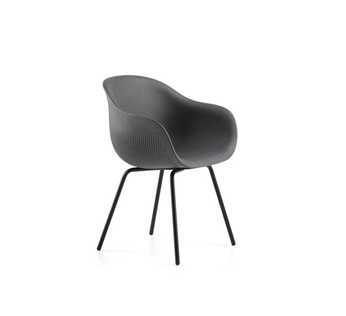 Dizajnová vonkajšia stolička v čiernom prevedení
