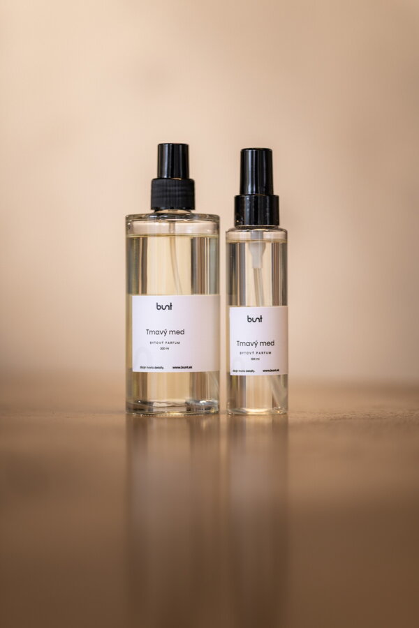 Bytový parfum v 100 ml a 200 ml fľaštičke.