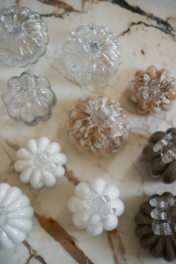 Pumpkin Confetti dekorációs tök, 8 cm – sárga