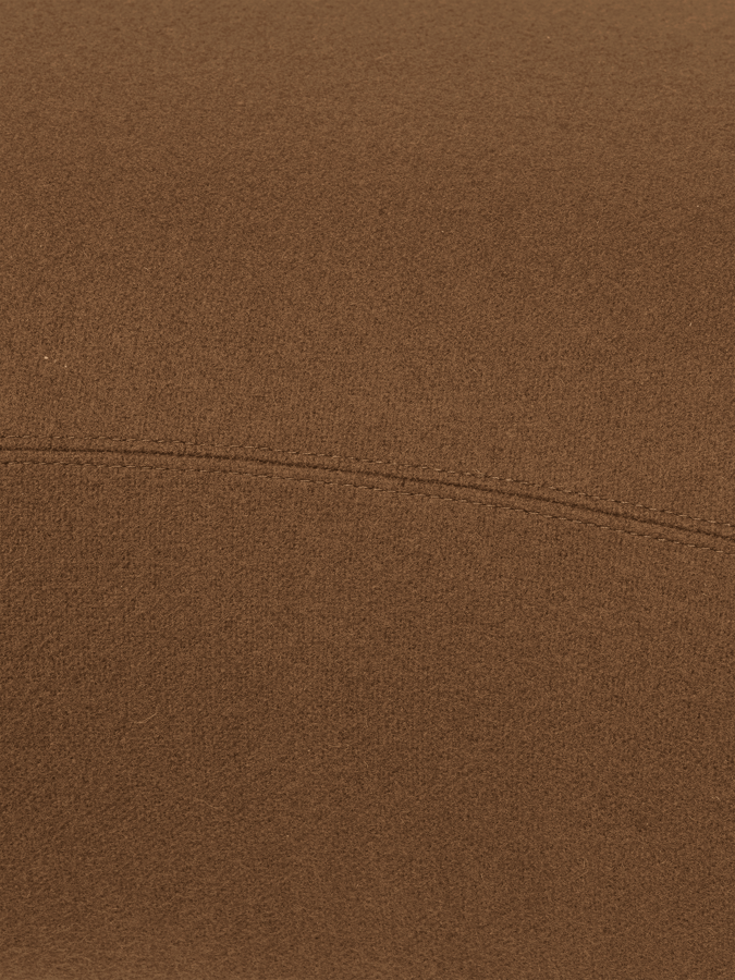 Detail na čalúnenie Tonus v hnedej farbe.