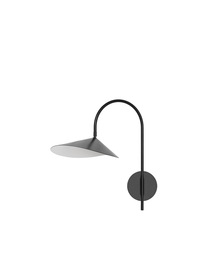 Elegantná nástenná lampa Arum s otočným ramenom a tienidlom z čierneho práškovaného kovu, určená na priame zapojenie do steny.