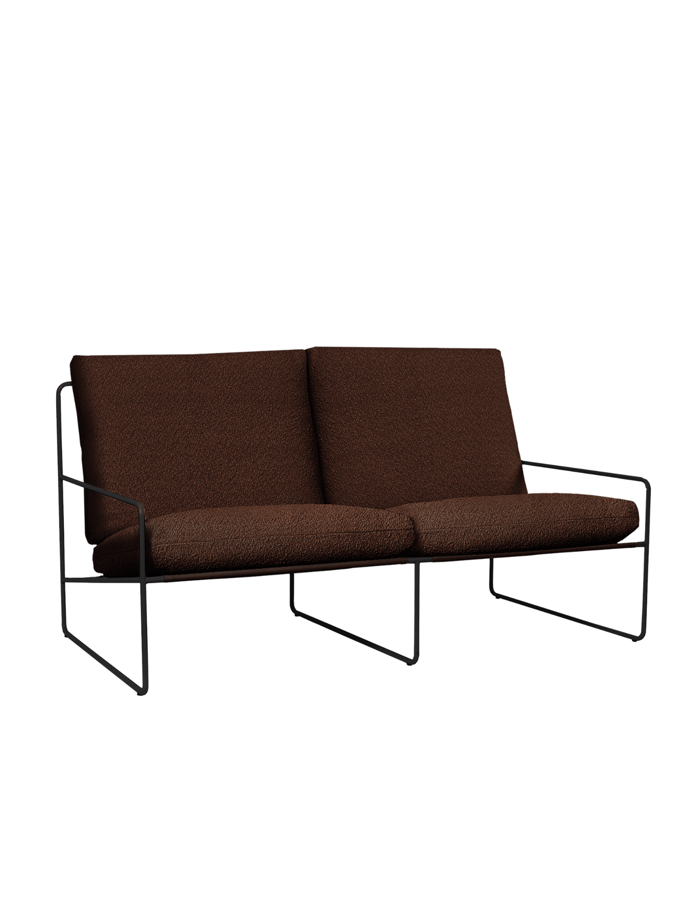 2-miestna záhradná pohovka Desert v tmavohnedom čalúnení Pure Bouclé, s čiernou kovovou konštrukciou.