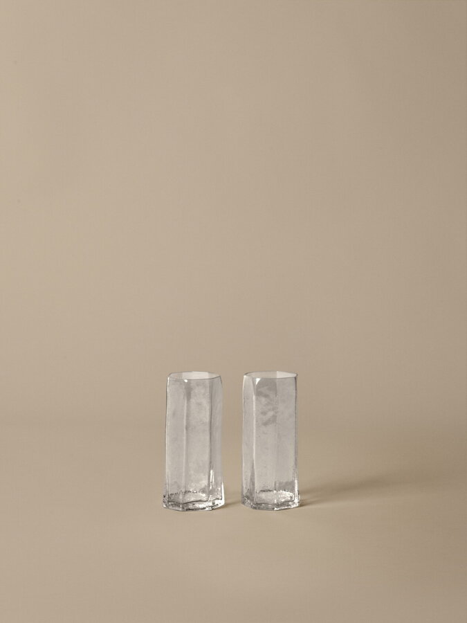 Set 2 ks elegantných vysokých pohárov na vodu Kiru z ručne fúkaného, číreho 100 % recyklovaného skla.