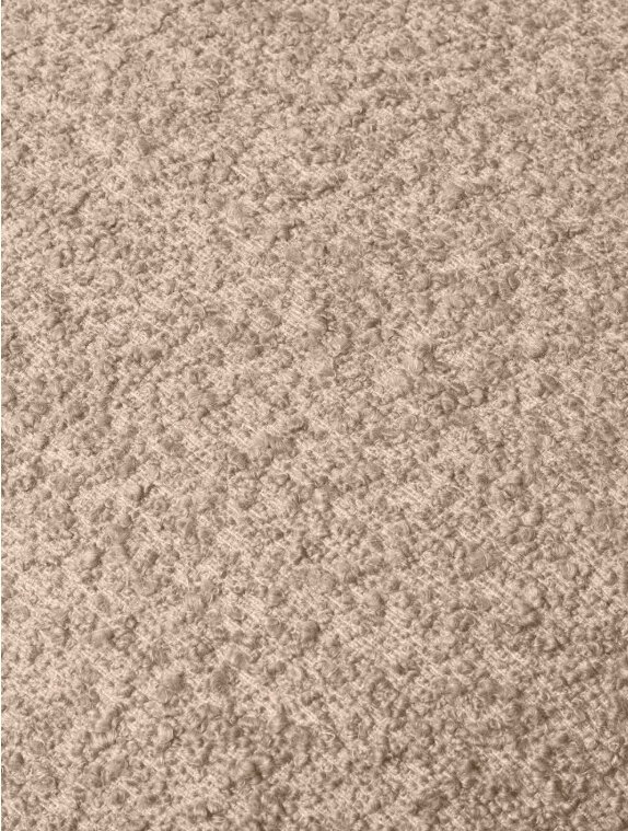 Vzorka béžovej tkaniny Raw Bouclé, ktorou je kreslo Orbo čalúnené.