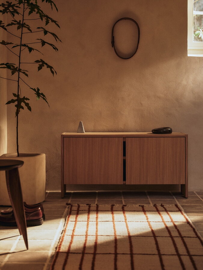 Predsieňová skrinka Parcel, nízka – prírodná/dub