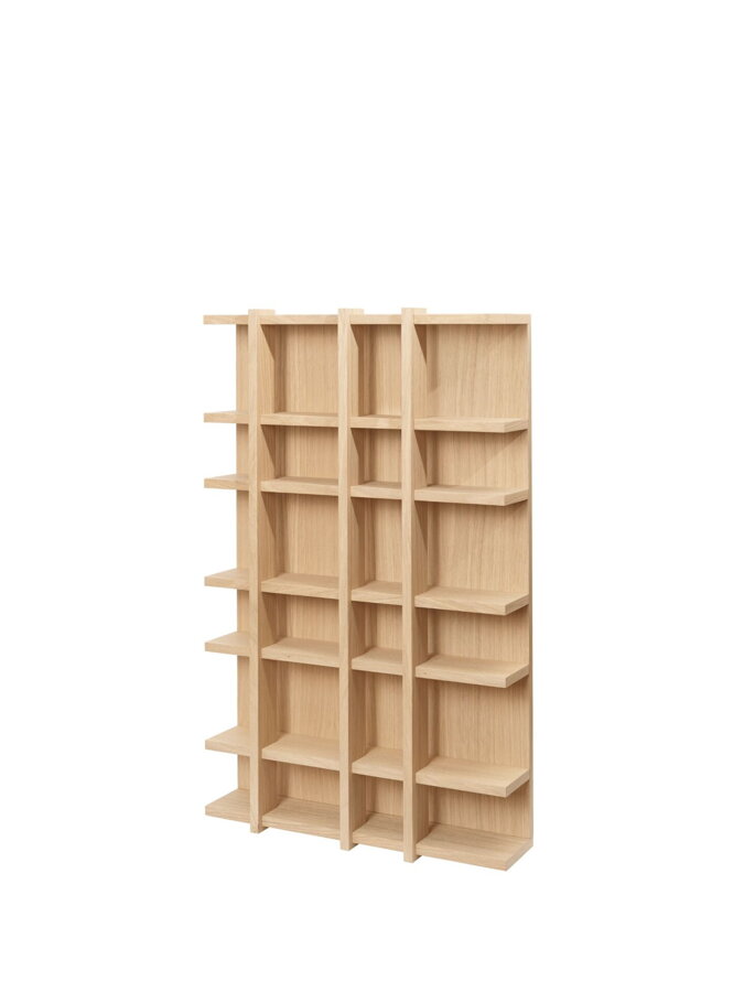 Polica Tilem s otvorenými policami, z dubového dreva prírodnej farby.