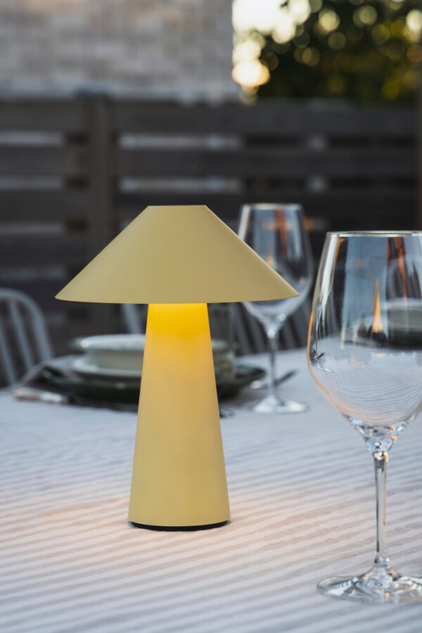 Cannes Oat Yellow hordozható asztali lámpa – világossárga