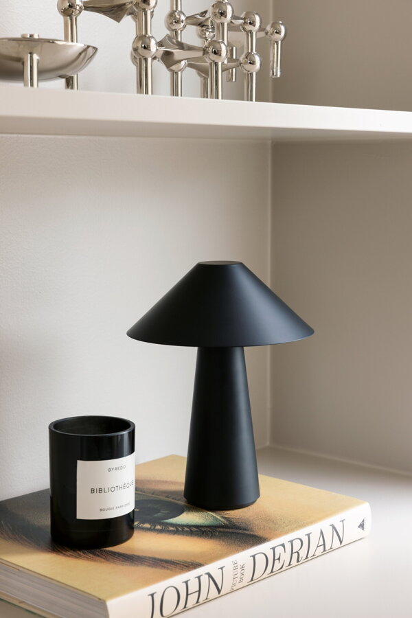 Cannes Black hordozható asztali lámpa – fekete