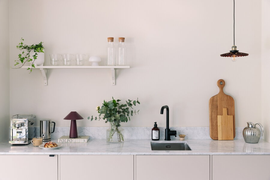 Cannes Burgundy hordozható asztali lámpa – sötétpiros