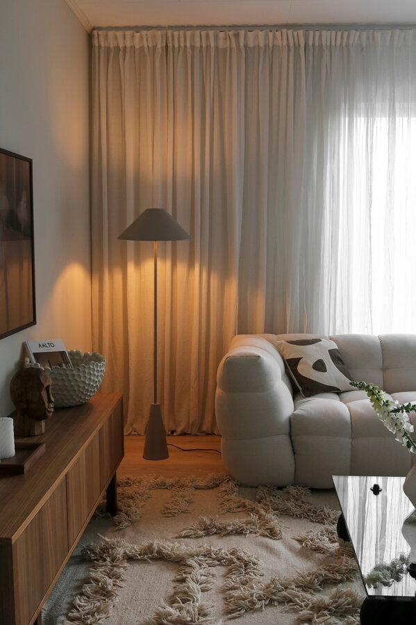 Cannes Mud álló lámpa – barnásszürke