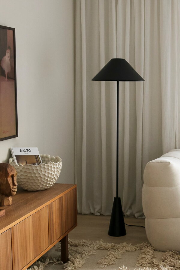 Cannes Black álló lámpa – fekete