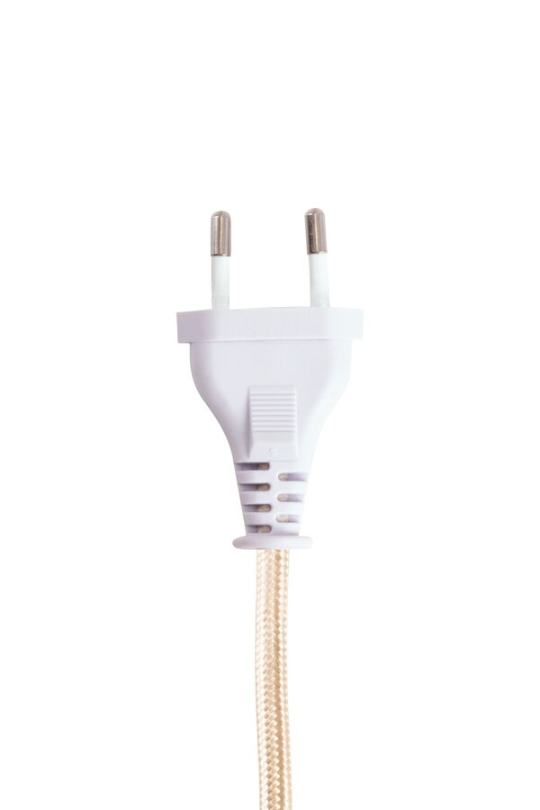 Béžový perleťový kábel so zástrčkou.