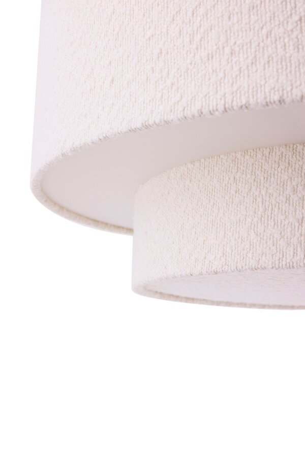 Detail na biele tienidlo lampy Noah z tkaniny bouclé.