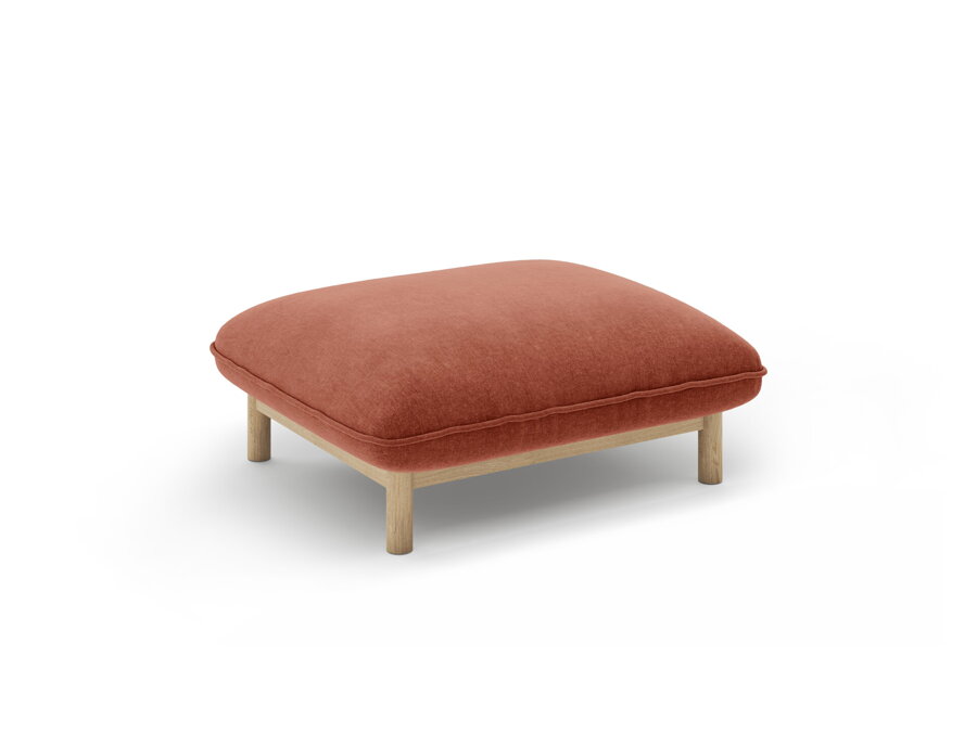 Puf Ada v čalúnení oranžovej farby.