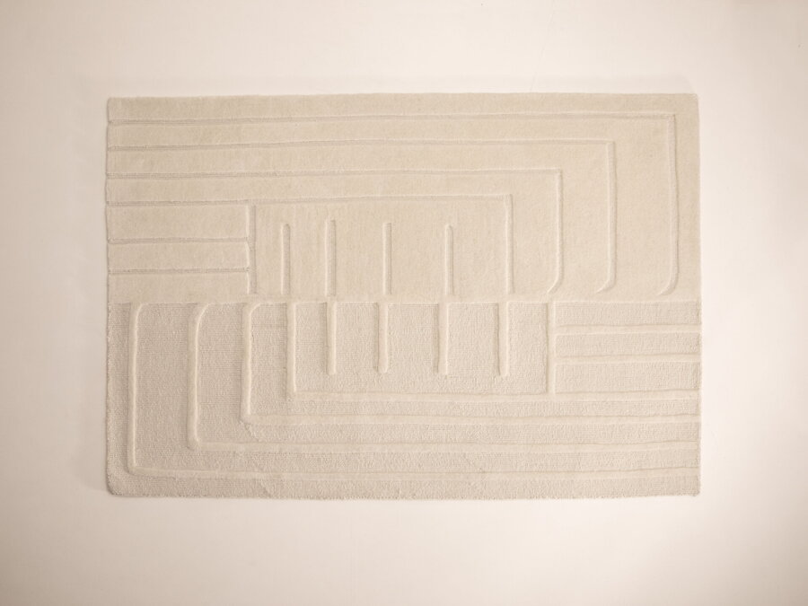 Koberec Athia v rozmere 160 x 230 cm, z prírodnej vlny béžovej farby.