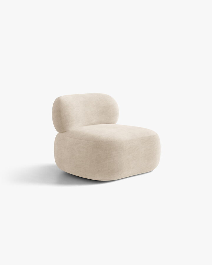 Kreslo Aura v čalúnení Chenille (Golden) vo farbe Light Beige.