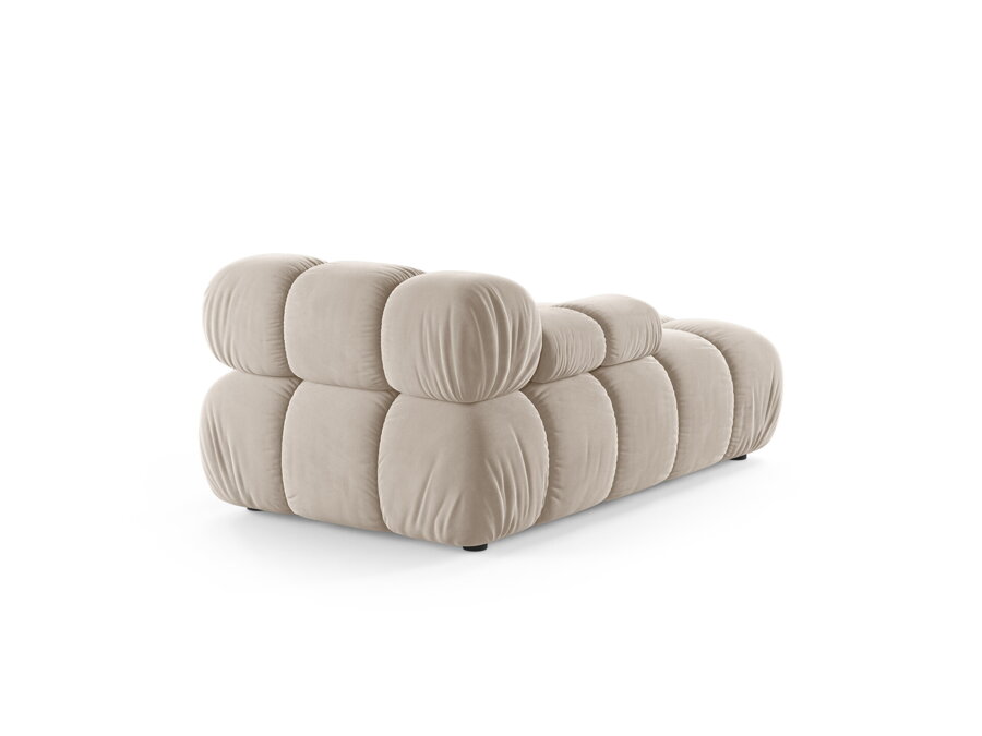 Modul Chaise longue Bellis v tmavom béžovom čalúnení a pohľad na jeho zadnú stranu.