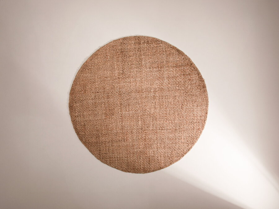 Okrúhly jutový koberec Calice s priemerom 120 cm z juty prírodnej farby.