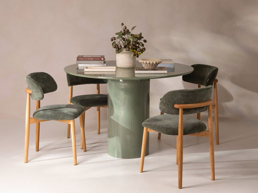 Zelený okrúhly jedálenský stôl Clementin zo železa, s vysokolesklou polyuretánovou povrchovou úpravou.