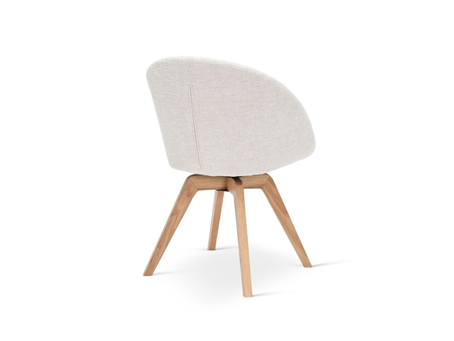 Otočná jedálenská stolička Ona v elegantnom čalúnení vo farbe off-white s nohami z masívneho dubového dreva prírodnej farby